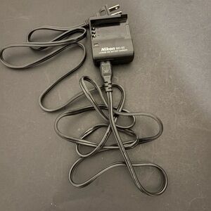 Nikon MH-60 Black Battery Charger